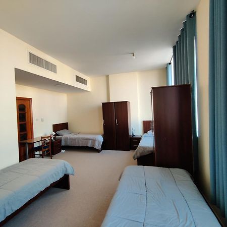 Oasis Hostel Abu Dhabi Buitenkant foto