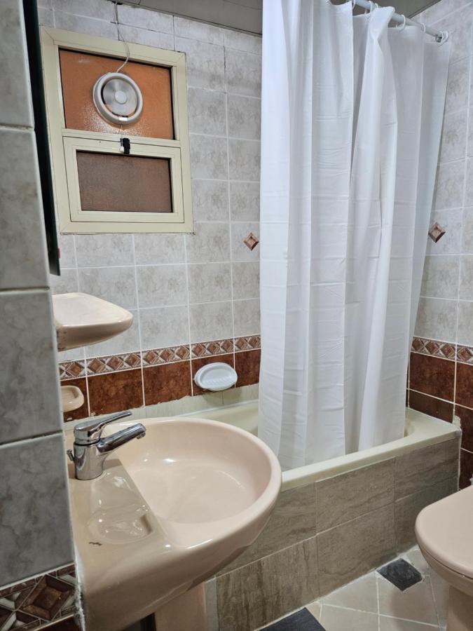 Oasis Hostel Abu Dhabi Buitenkant foto