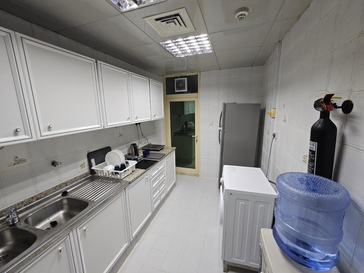 Oasis Hostel Abu Dhabi Buitenkant foto